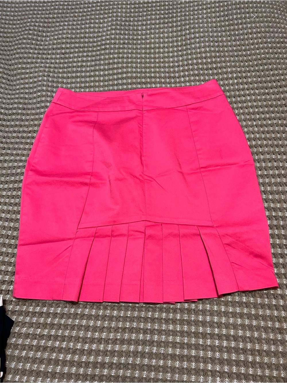 Ricki's Pink Pencil Skirt — Size 8, Pleated Hem Detail